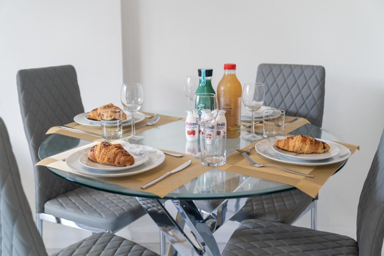 Maevela Apartments - Ultra Lavish Luxury 2 Bed Apartment City Centre - With Balcony - Free Secure Parking - Ps4 & Smart Tv'S Birmingham Ngoại thất bức ảnh